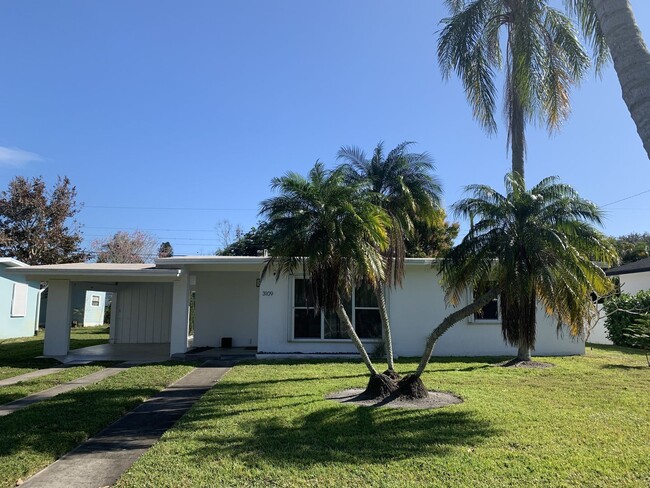 Primary Photo - Close to Tarpon Bay in Sandpiper area of P...