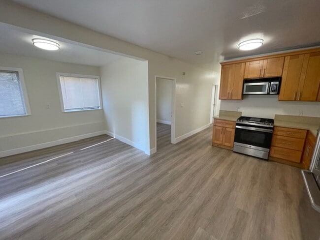 Building Photo - 1946 E 20th St