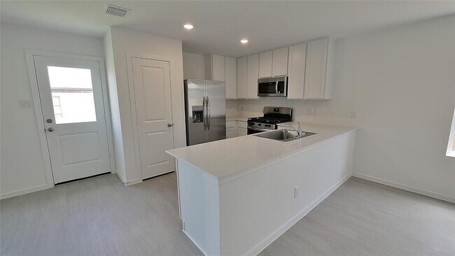 Building Photo - 26814 Feather Reed Dr