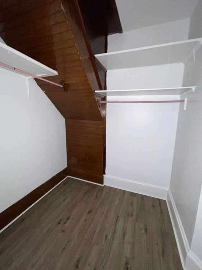 Building Photo - 118 S 8th St