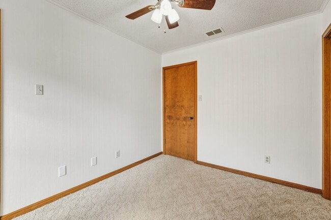 Building Photo - Beautiful 3 Bed / 2 Bath Home in Fort Smith (0.73 Acre Lot)