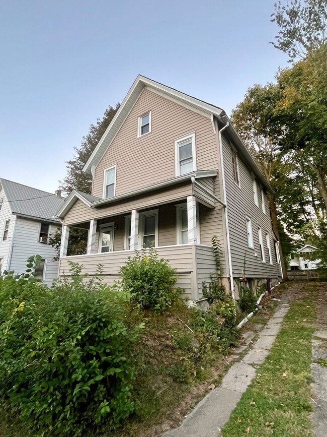 Building Photo - 3 Bedroom House on Binghamton's South Side