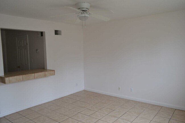 Building Photo - Apartment for Rent