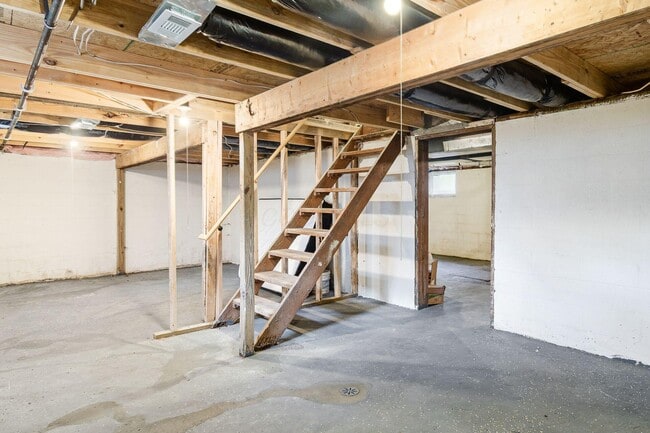 Building Photo - 168 London Rd