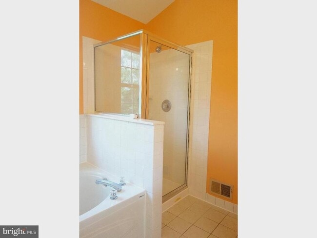 Building Photo - 162 Shrewsbury Ct