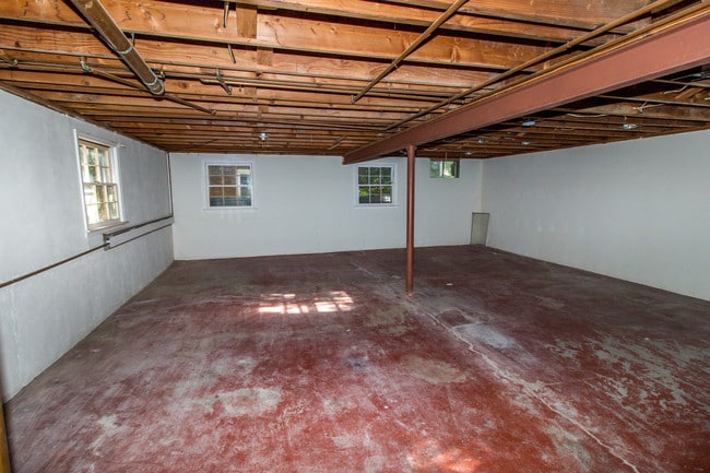 Building Photo - 510 Laurel Dr