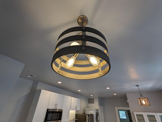 Building Photo - 4227 Botanical Ave