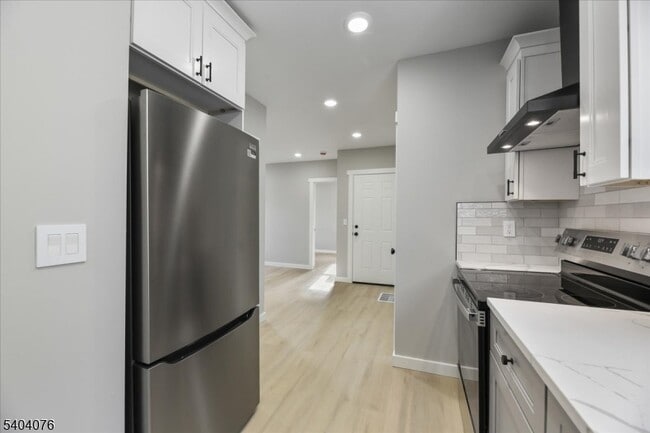 Building Photo - 143 Johnston Ave