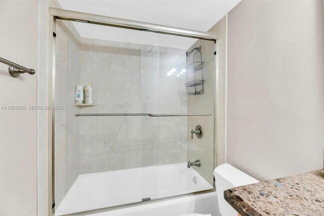 Building Photo - 1900 NE 8th Ct