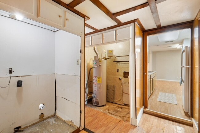 Building Photo - 407 Cicero Ave