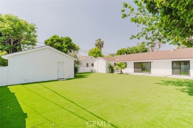 Building Photo - 8400 Chimineas Ave