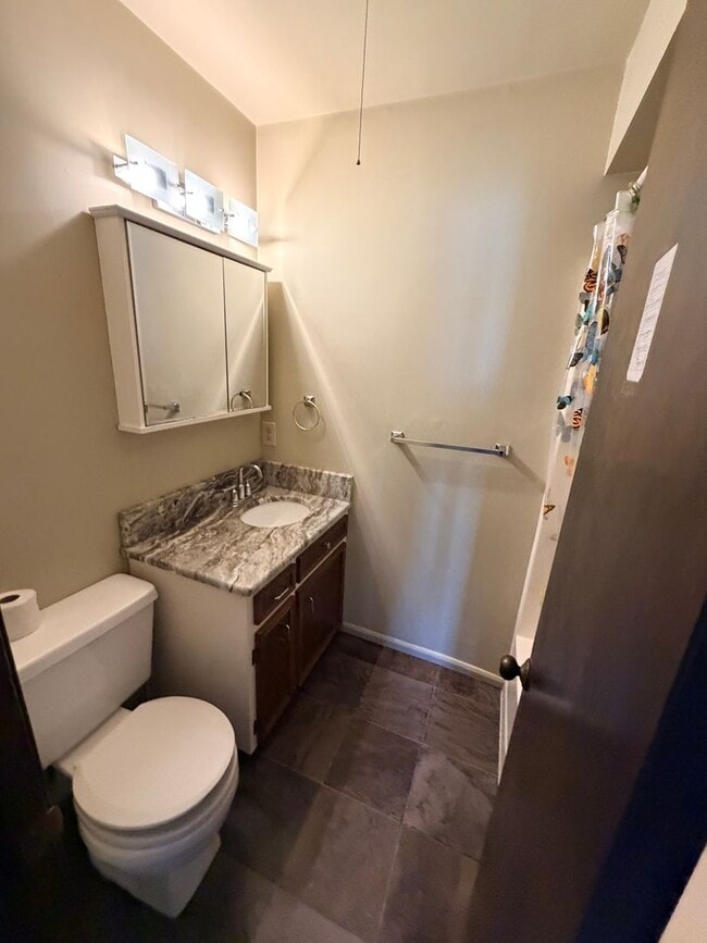 Building Photo - 2450 Porter St SW