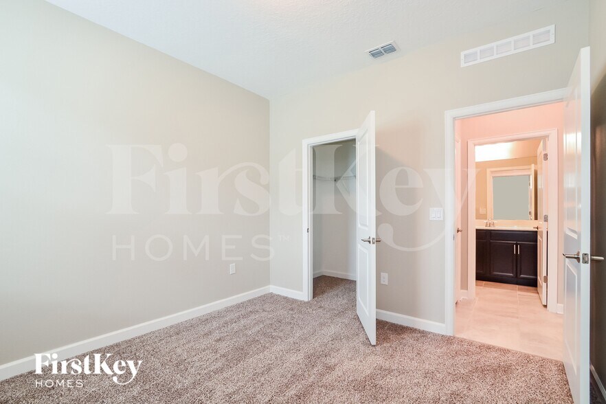 Building Photo - 4451 Seven Canyons Dr