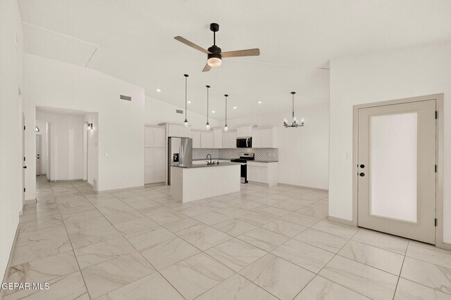 Building Photo - 968 Gulf Streams Ave