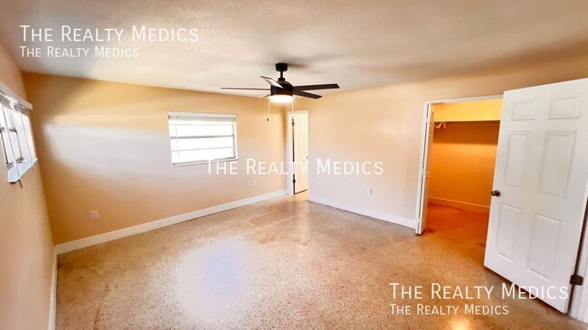 Building Photo - 4709 Redfern Dr