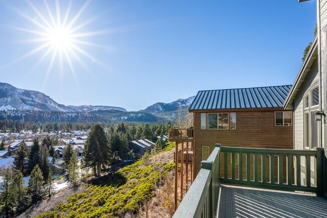 Building Photo - Mountain View Haven