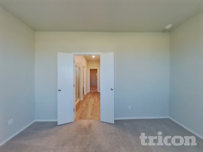 Building Photo - 5112 Saddle Clb Dr