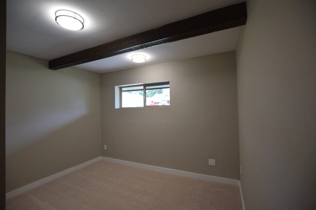 Building Photo - Modern 3 bed/1.75 bath in GREAT Shoreline location!!! AVAILABLE August 1st,2024