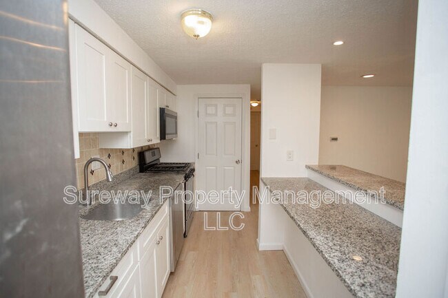 Building Photo - 142 Kenwood Dr