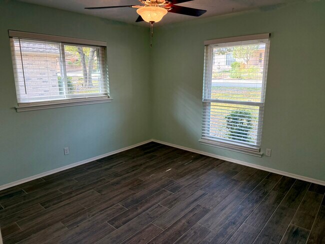 Building Photo - 13414 Rockhampton St