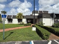Building Photo - 10431 N Kendall Dr