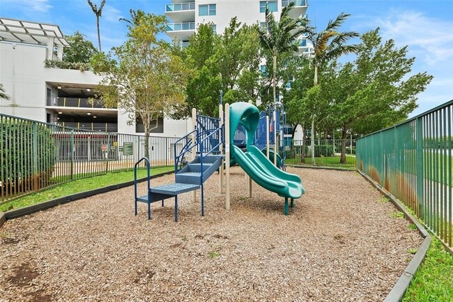 Building Photo - 2681 N Flamingo Rd