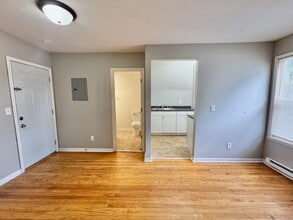 Building Photo - 727 3rd St N