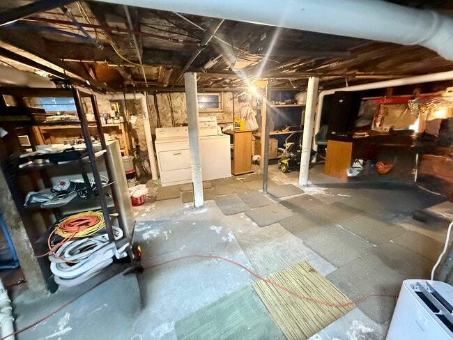 Building Photo - Seneca Turnpike East 220/222