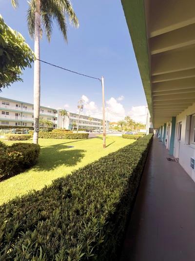 Building Photo - 3923 NE 166th St