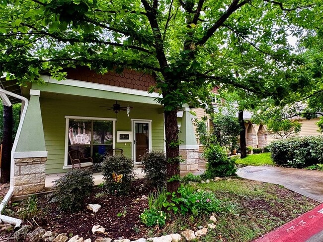 Building Photo - 2408 Amur Dr