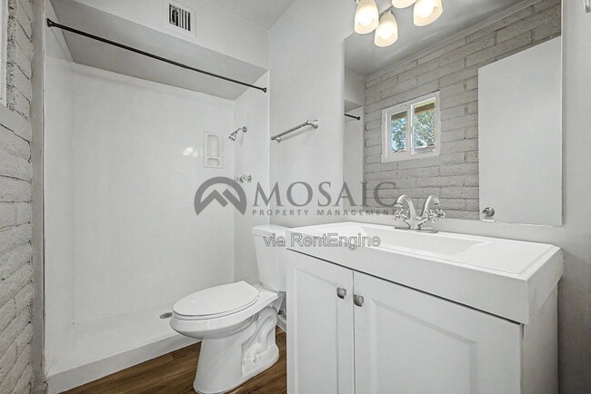Building Photo - 1204 S McClintock Dr