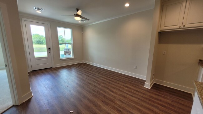 Building Photo - Brand New home in Zachary!