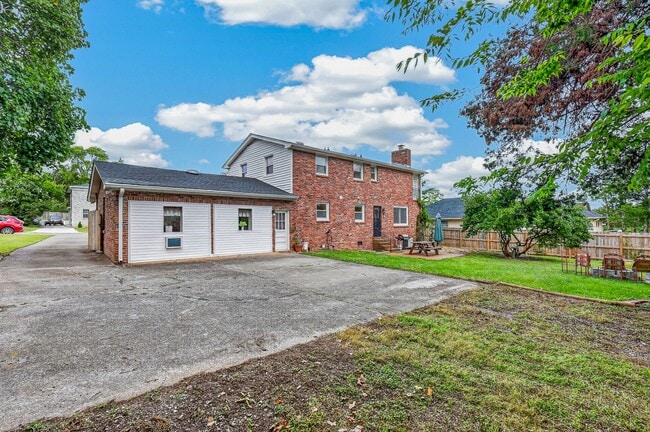 Building Photo - 164 Timber Ridge Dr