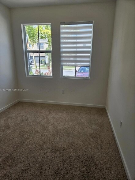 Building Photo - 157 NE 13th Cir