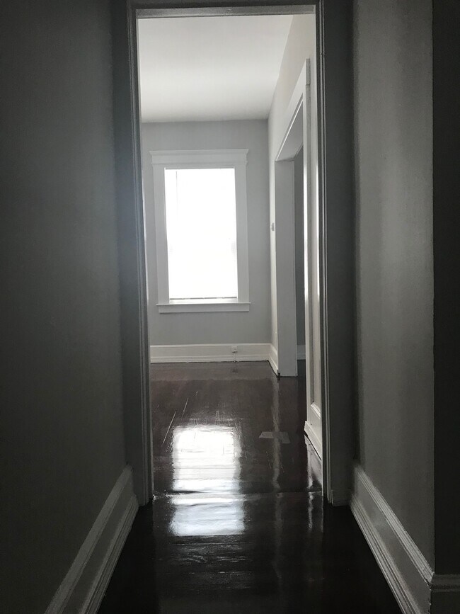 Building Photo - 211-211 Blake St