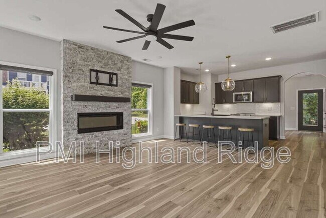 Building Photo - 6084 Ivory Ln