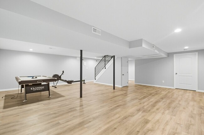 Building Photo - 13314 Vanessa Ave