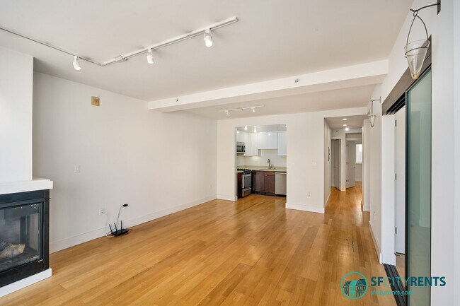 Building Photo - Polk Gulch: Modern 4th Floor Condo w/ in-unit W/D, Garage Parking & Shared Roof Deck