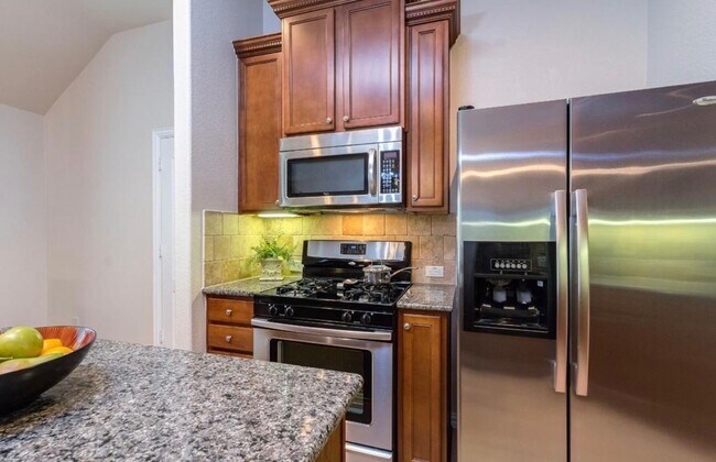 Building Photo - 2822 Lockeridge Cove Dr