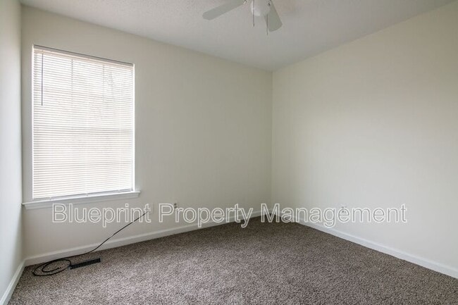 Building Photo - 1722 6th Pl Cir NW