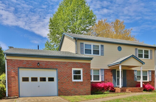 Building Photo - 1321 Conrad Ln