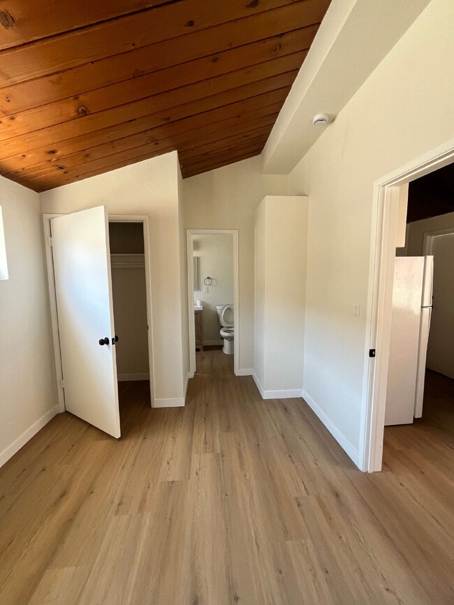 Building Photo - $1,775 - 1 Bed 1 Bath Fully Renovated Apartment within a Gated Complex in City Heights