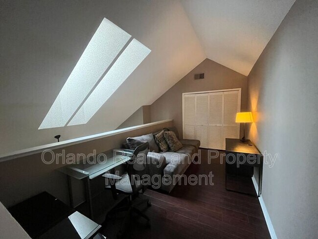 Building Photo - 6088 Westgate Dr