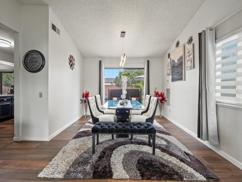 Building Photo - 2833 Springfield Pl