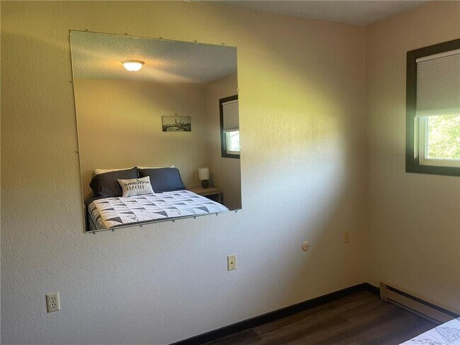 Building Photo - 812 Hills Ave