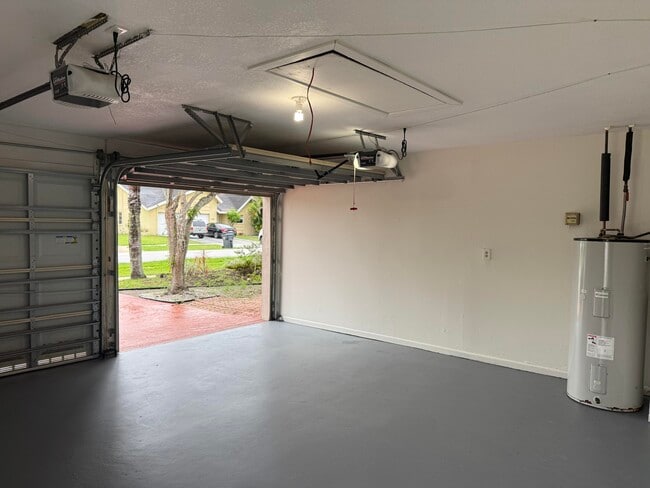 Building Photo - 11834 Greenbriar Cir
