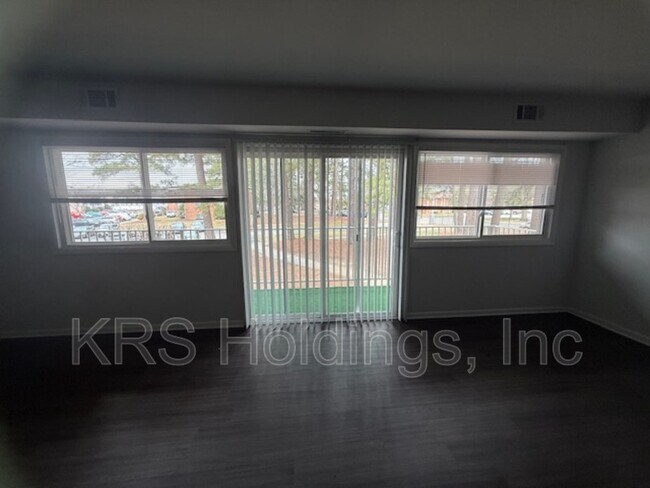 Building Photo - 5604 Crenshaw Rd