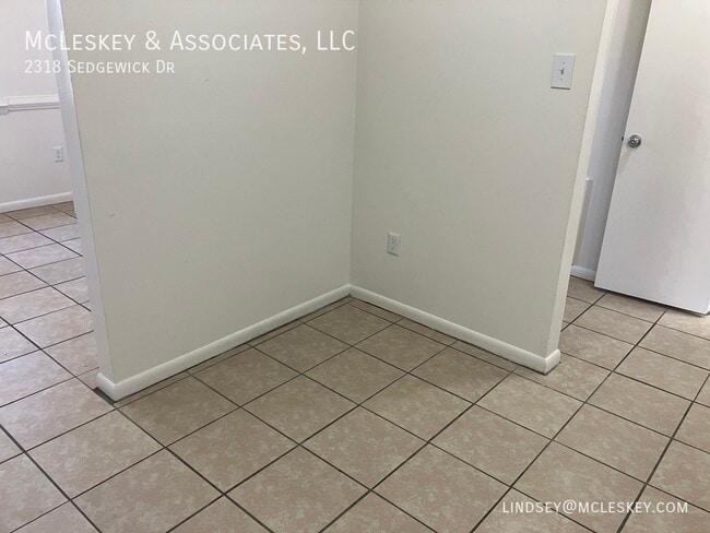 Building Photo - 2318 Sedgewick Dr