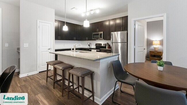 Building Photo - 915 Brentmoor Dr