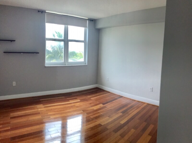 Building Photo - 3000 Coral Wy